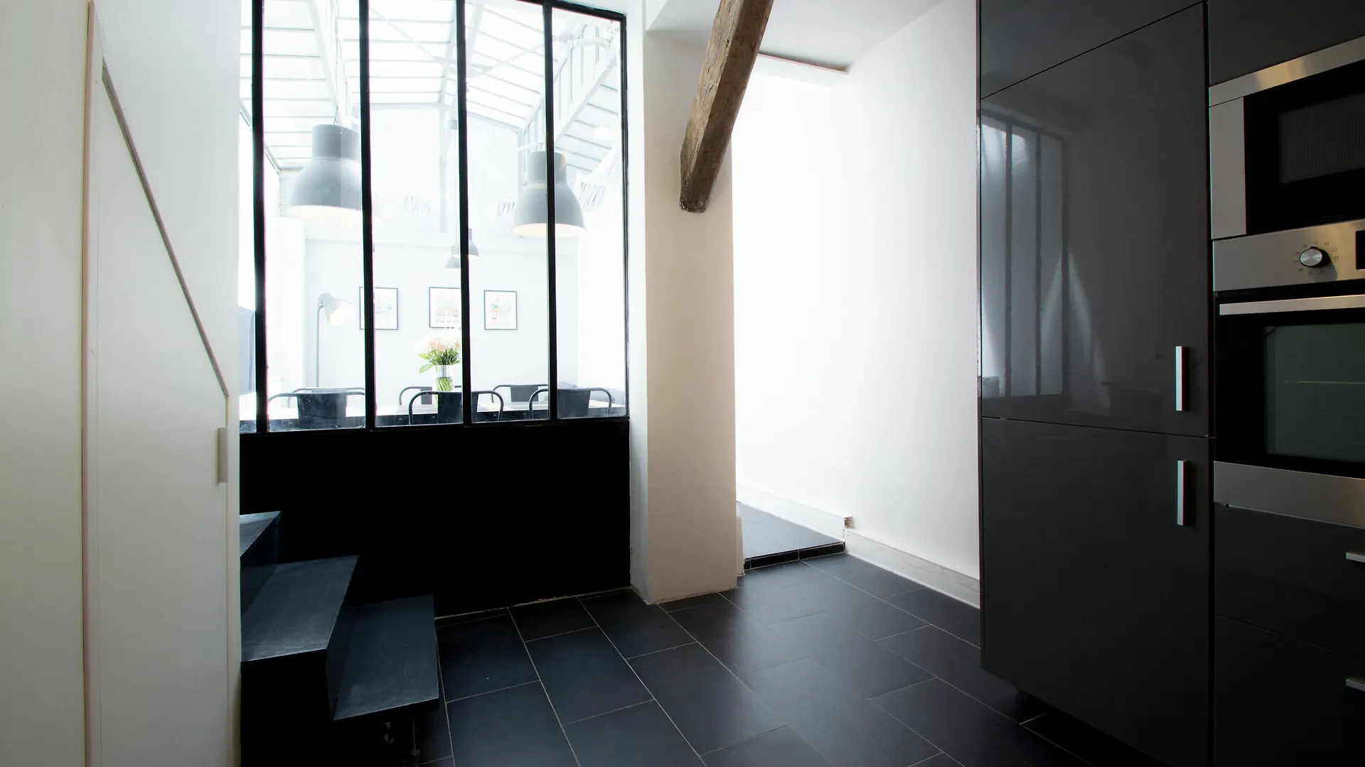 Luxury In - Republique *