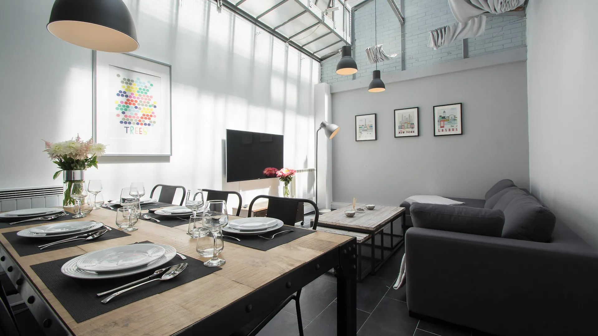 Luxury In - Republique *